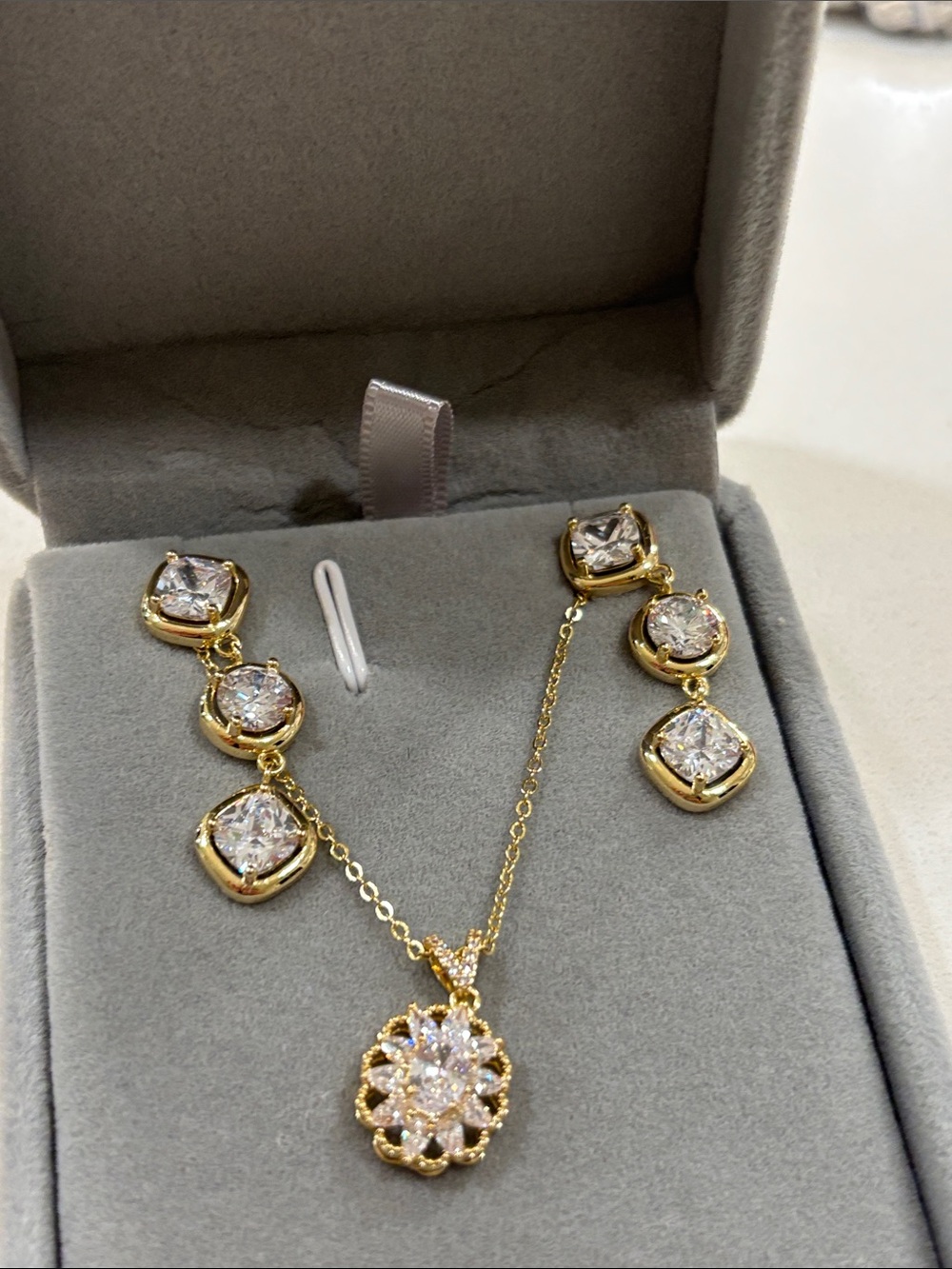 Gold -Plated jewelry set